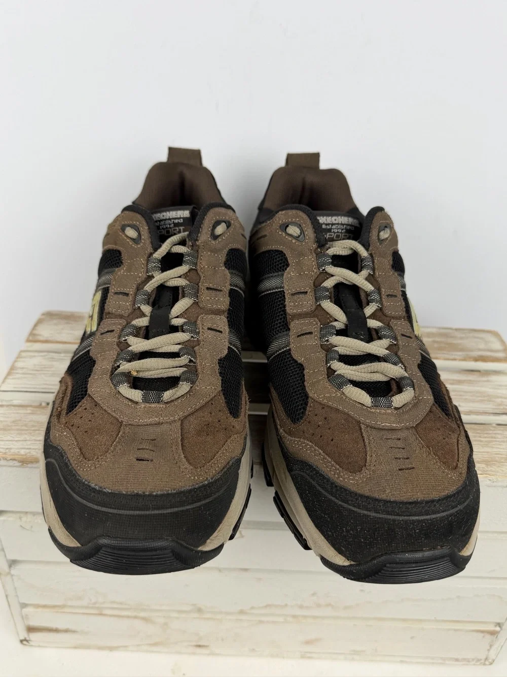 Skechers Men's Vigor 2.0 Trail sport shoes in brown and black leather size 11
